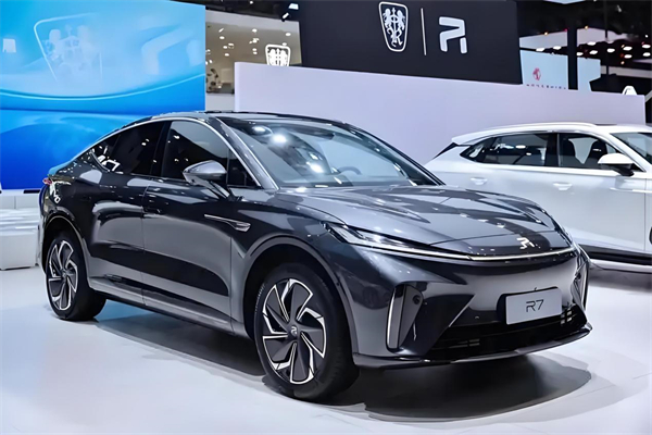 VSport-胜利因您更精彩：越过2024年的“极点”，在2025进入新的速度和节奏