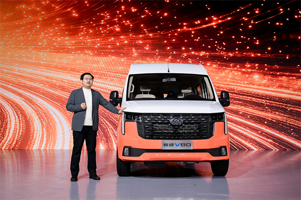 跑得猛、花得少、养得省、全场景！“全场景高价值轻客”上汽大通新途V80 9AT荣耀上市，全面高人一档