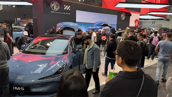 智己汽车正式登陆澳大利亚，双车闪耀墨尔本车展